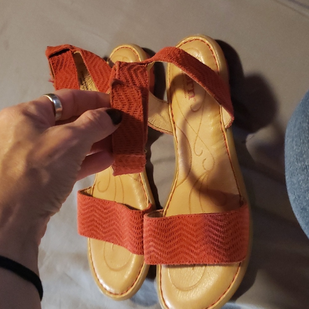 BORN SANDALS